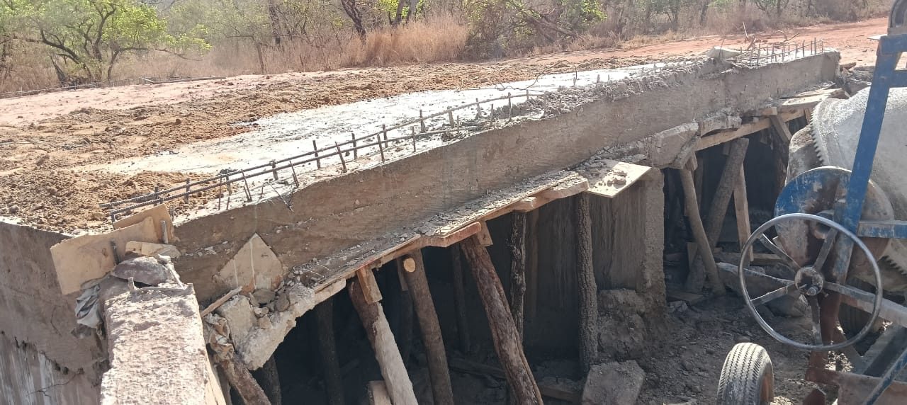 MOHA COM SARL - travaux BTP, voirie et ouvrages de drainage au Mali - ouvrage BTP: dalot/pont et chantier